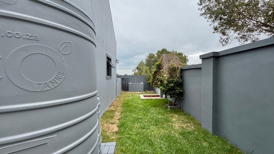 6 Bedroom Property for Sale in Fernwood Western Cape